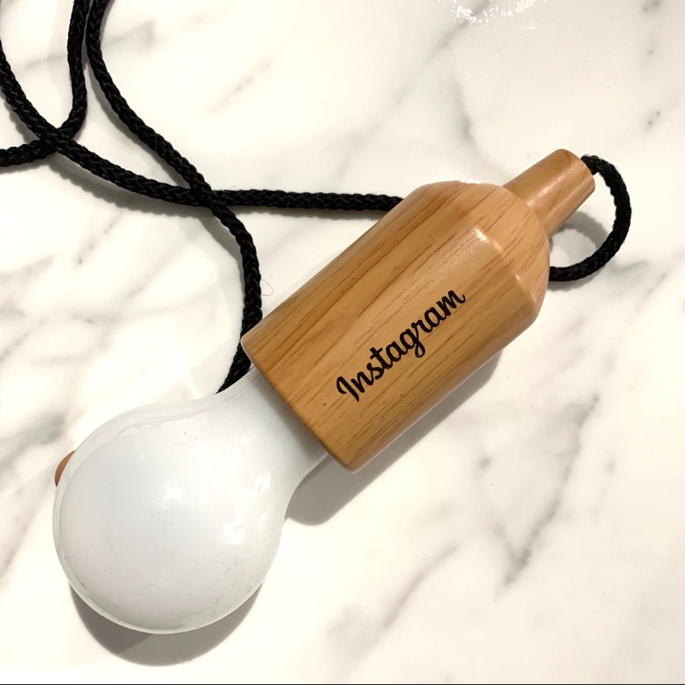 INSTAGRAM - Light bulb